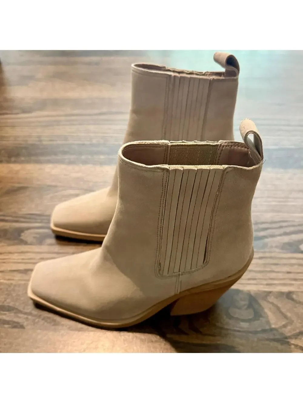 New Vince Camuto Ackella Taupe Suede Heeled Booties Size 6
